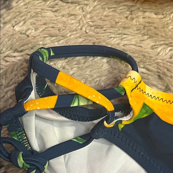 Cupshe Yellow and Navy Bikini Set - Picture 5 of 11